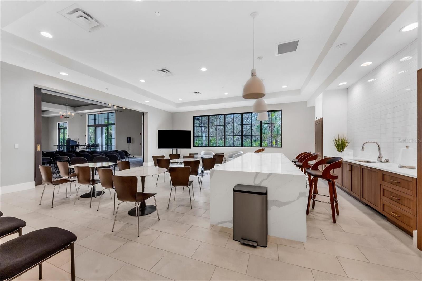 QUAIL HOLLOW - Residential