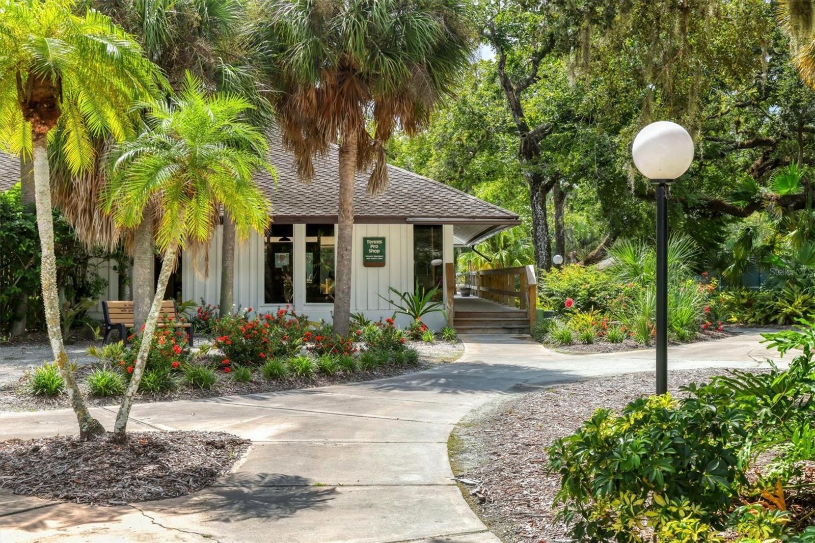 QUAIL HOLLOW - Residential