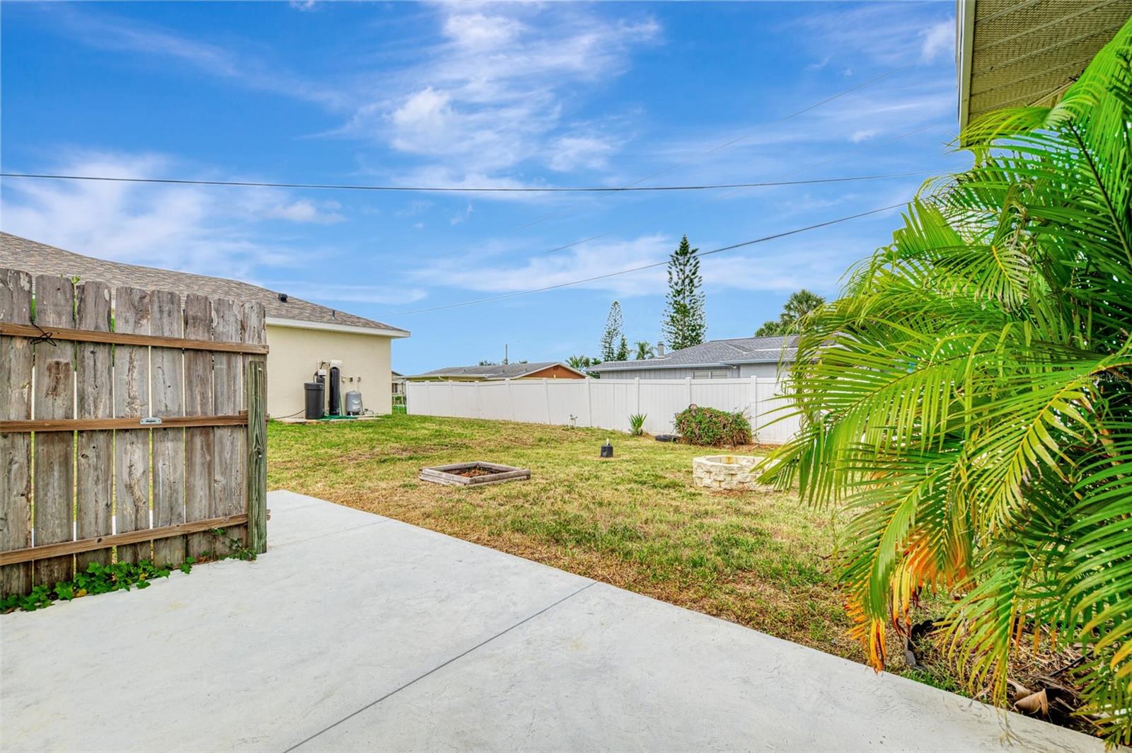 SOUTH VENICE - Residential
