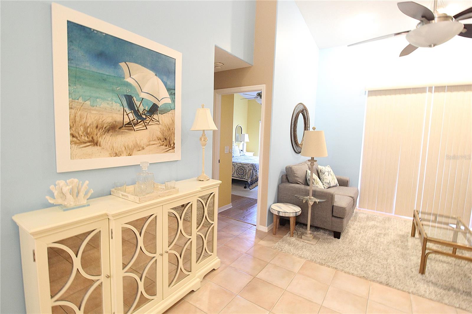 PLAZA DE FLORES - Residential Lease