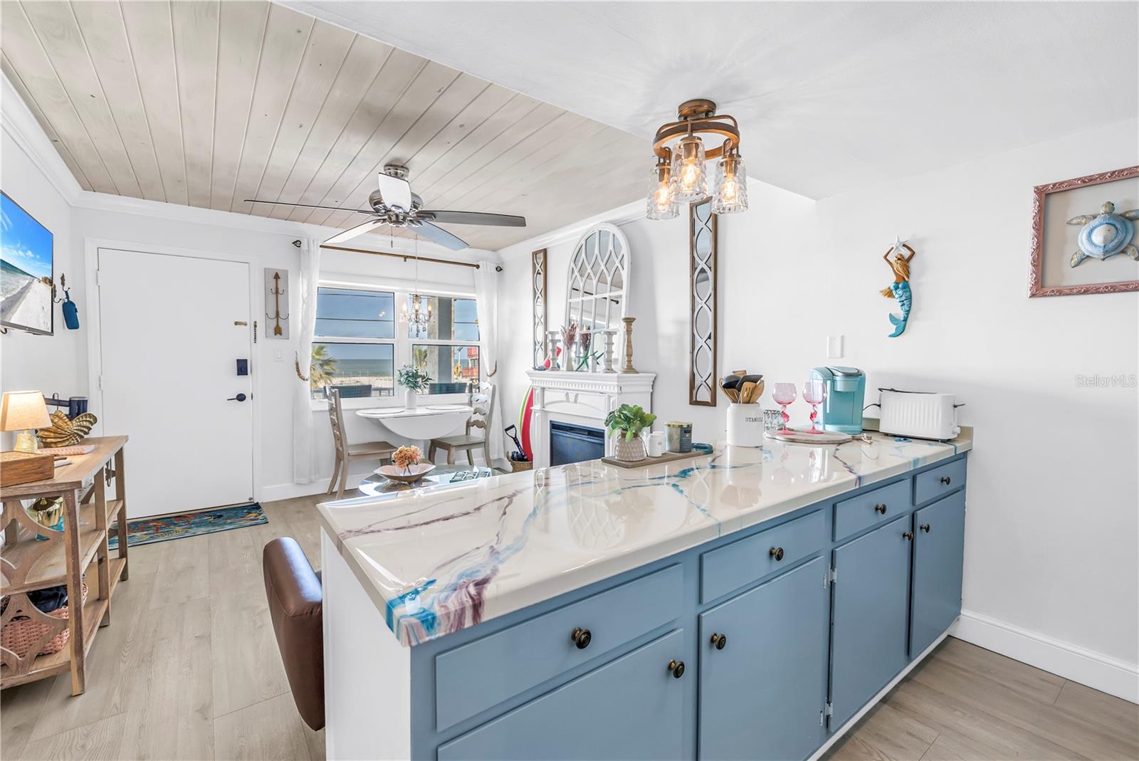 HARBOR HOUSE CONDOS - Residential
