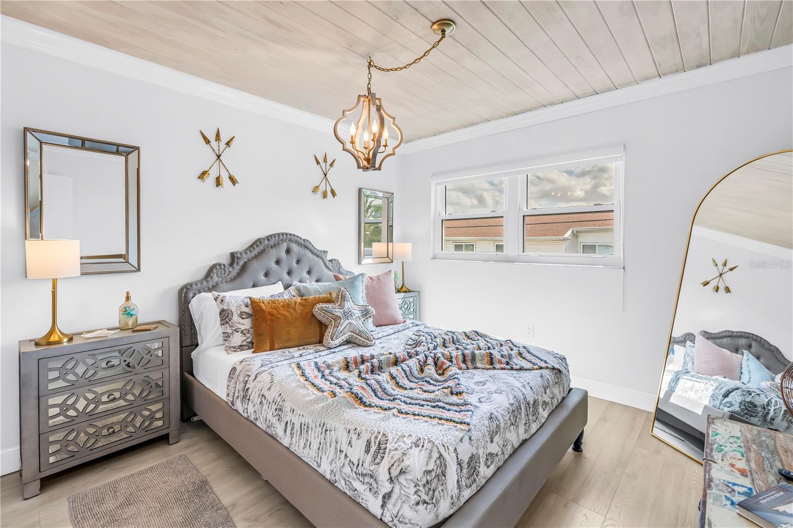 HARBOR HOUSE CONDOS - Residential
