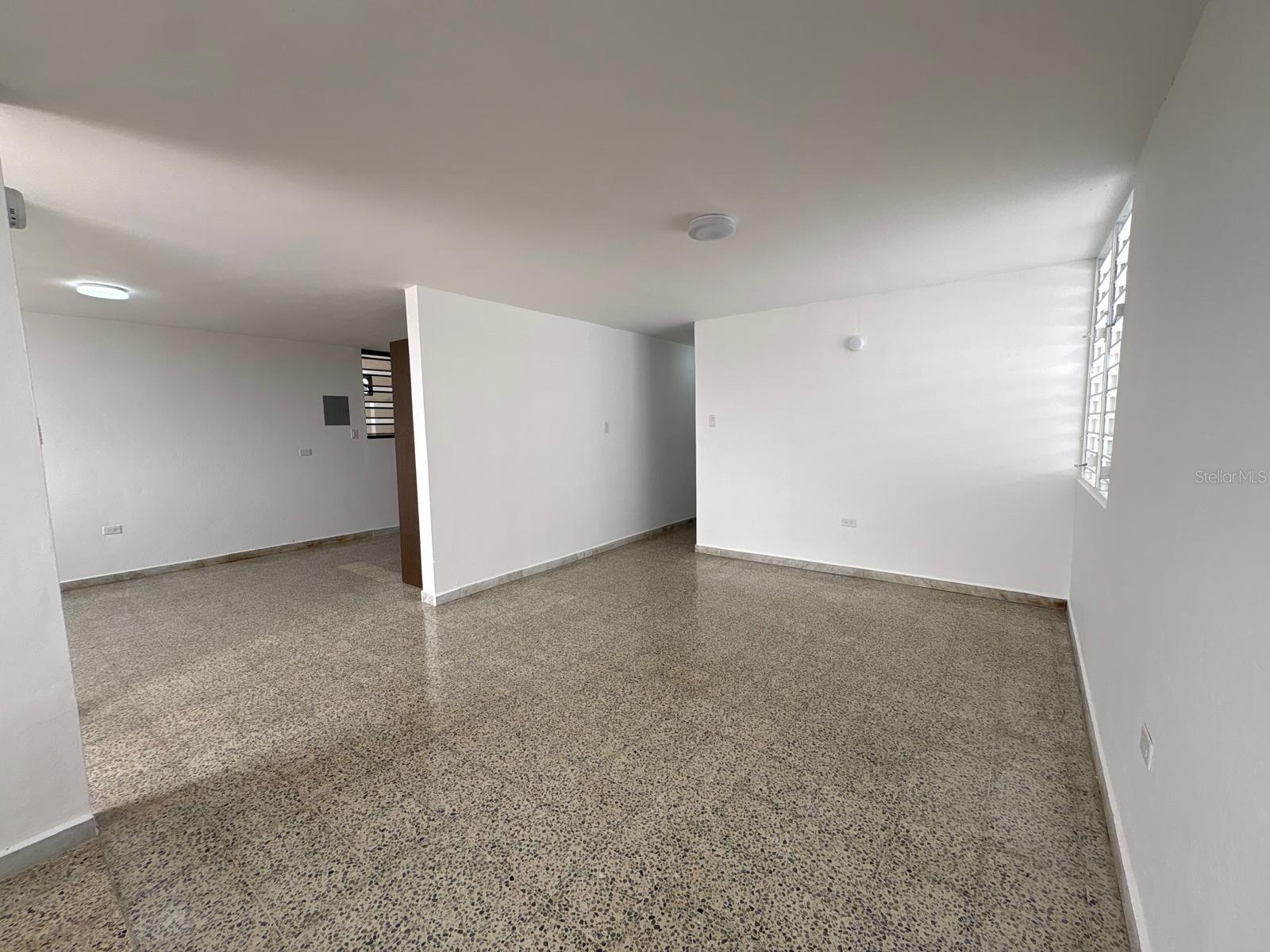 JARDINES DE COUNTRY CLUB - Residential