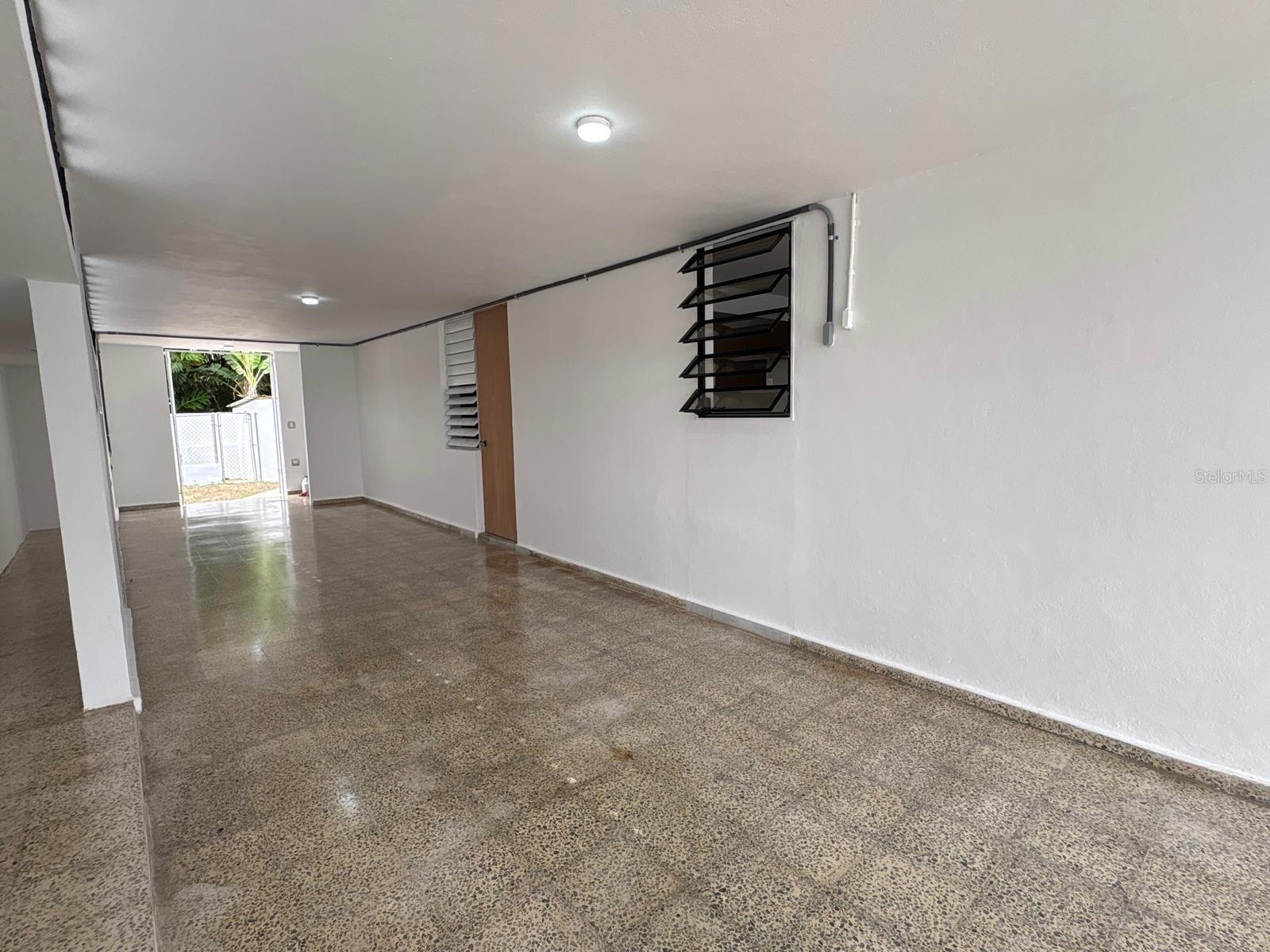 JARDINES DE COUNTRY CLUB - Residential