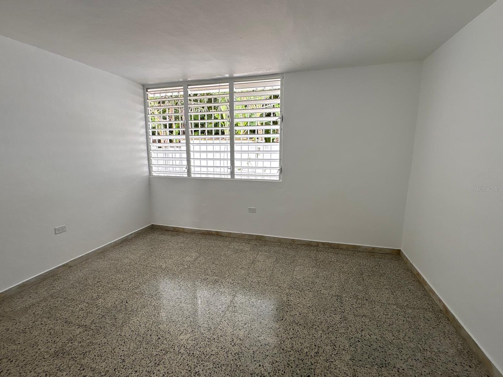 JARDINES DE COUNTRY CLUB - Residential