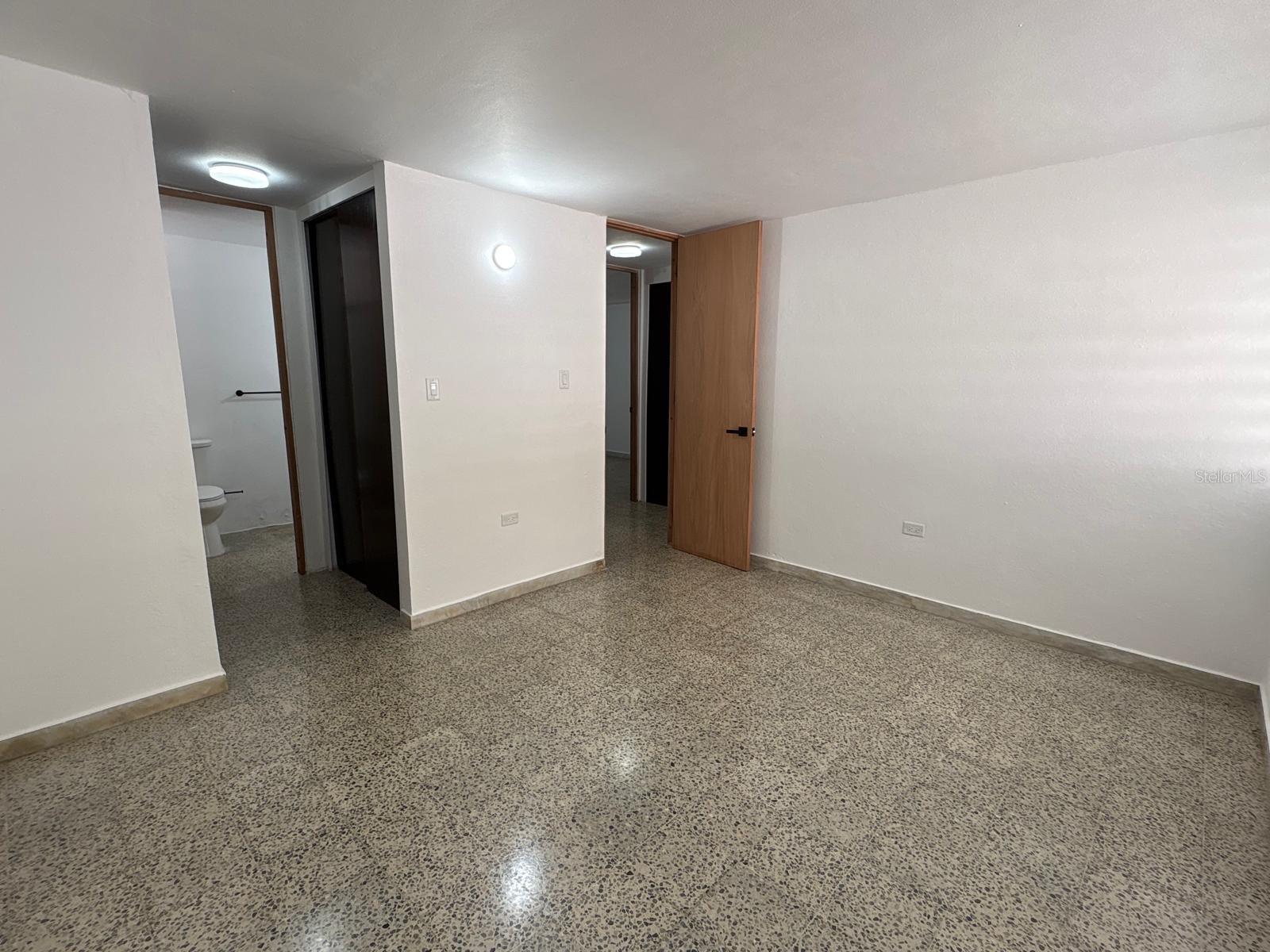 JARDINES DE COUNTRY CLUB - Residential