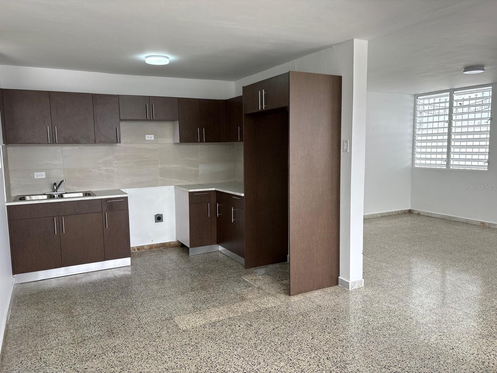 JARDINES DE COUNTRY CLUB - Residential