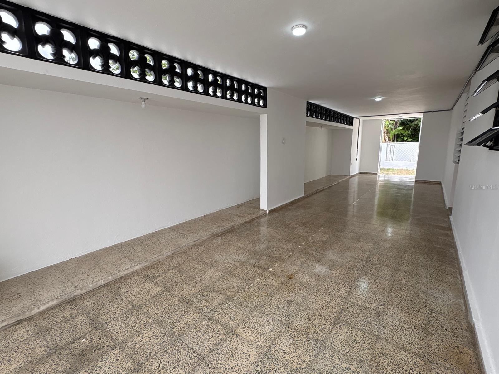 JARDINES DE COUNTRY CLUB - Residential