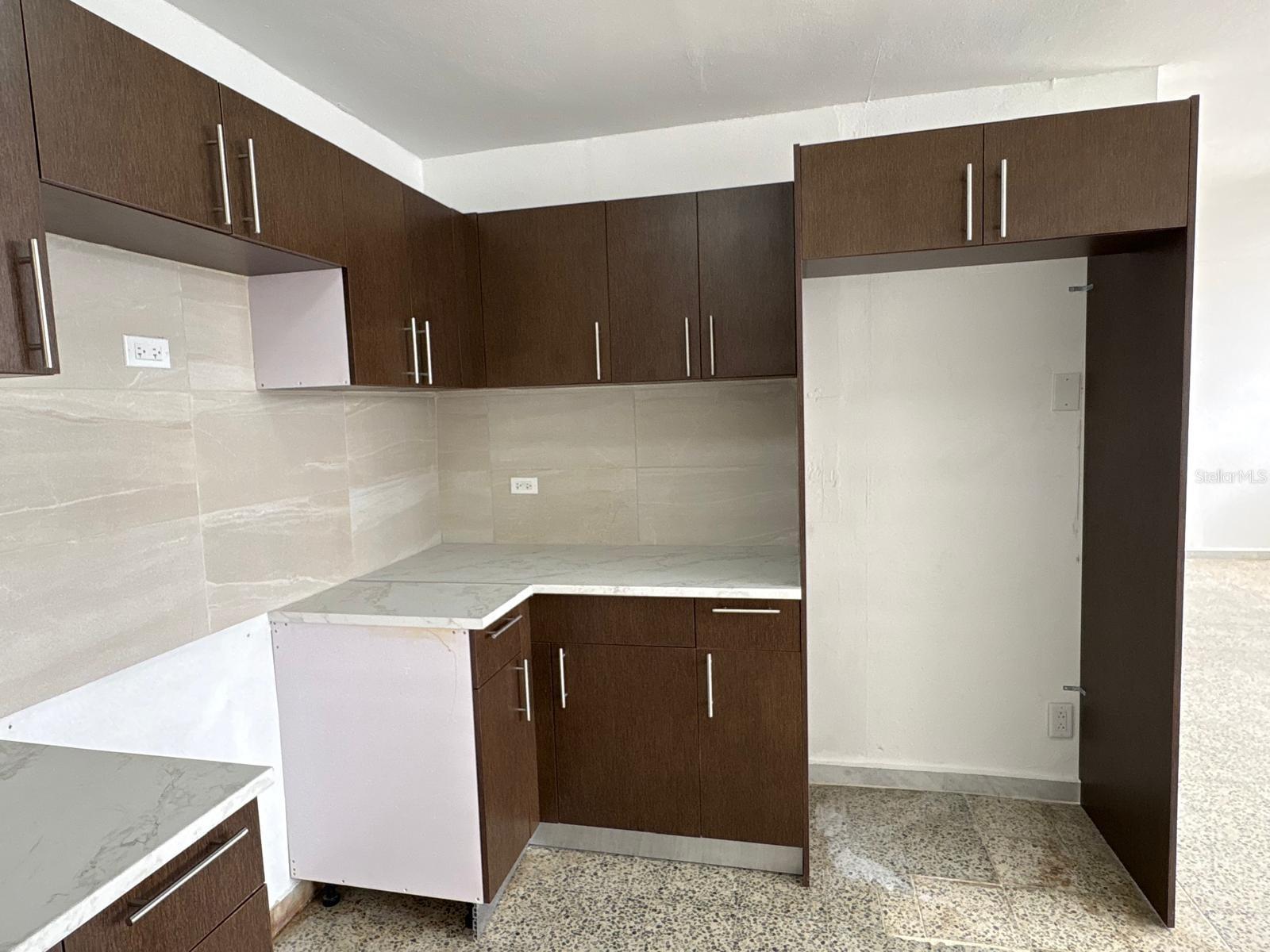 JARDINES DE COUNTRY CLUB - Residential