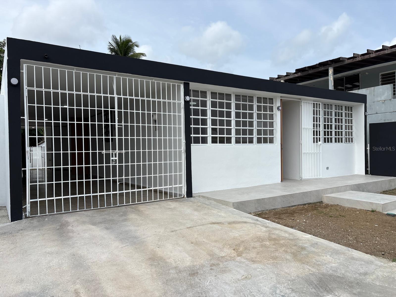 JARDINES DE COUNTRY CLUB - Residential