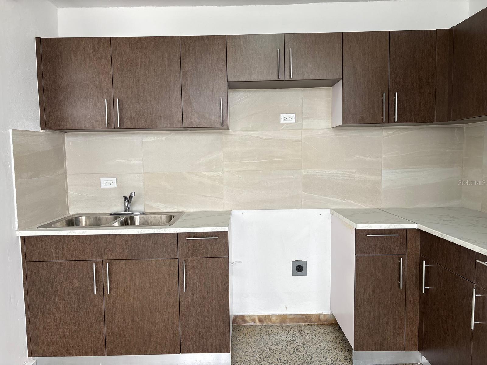 JARDINES DE COUNTRY CLUB - Residential