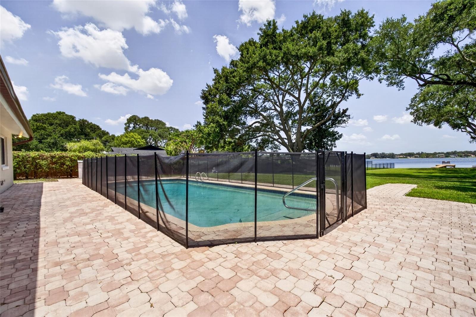 J H LIVINGSTONS SUB - Residential