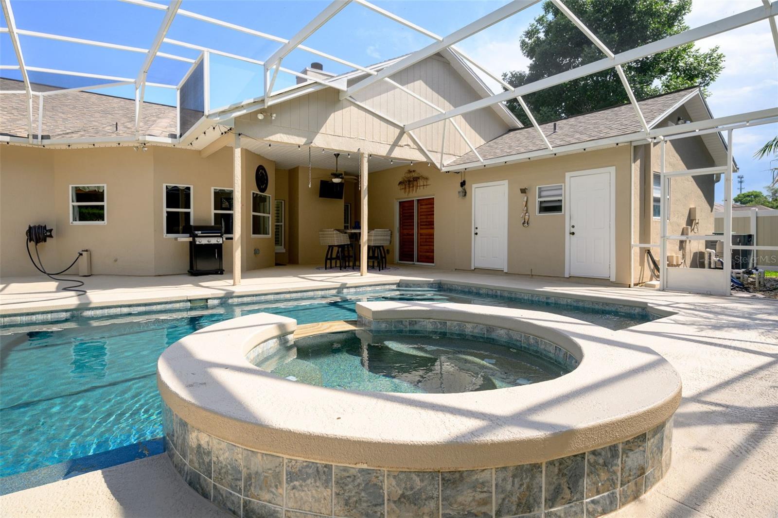 BRYAN CAVE ESTATES - Residential