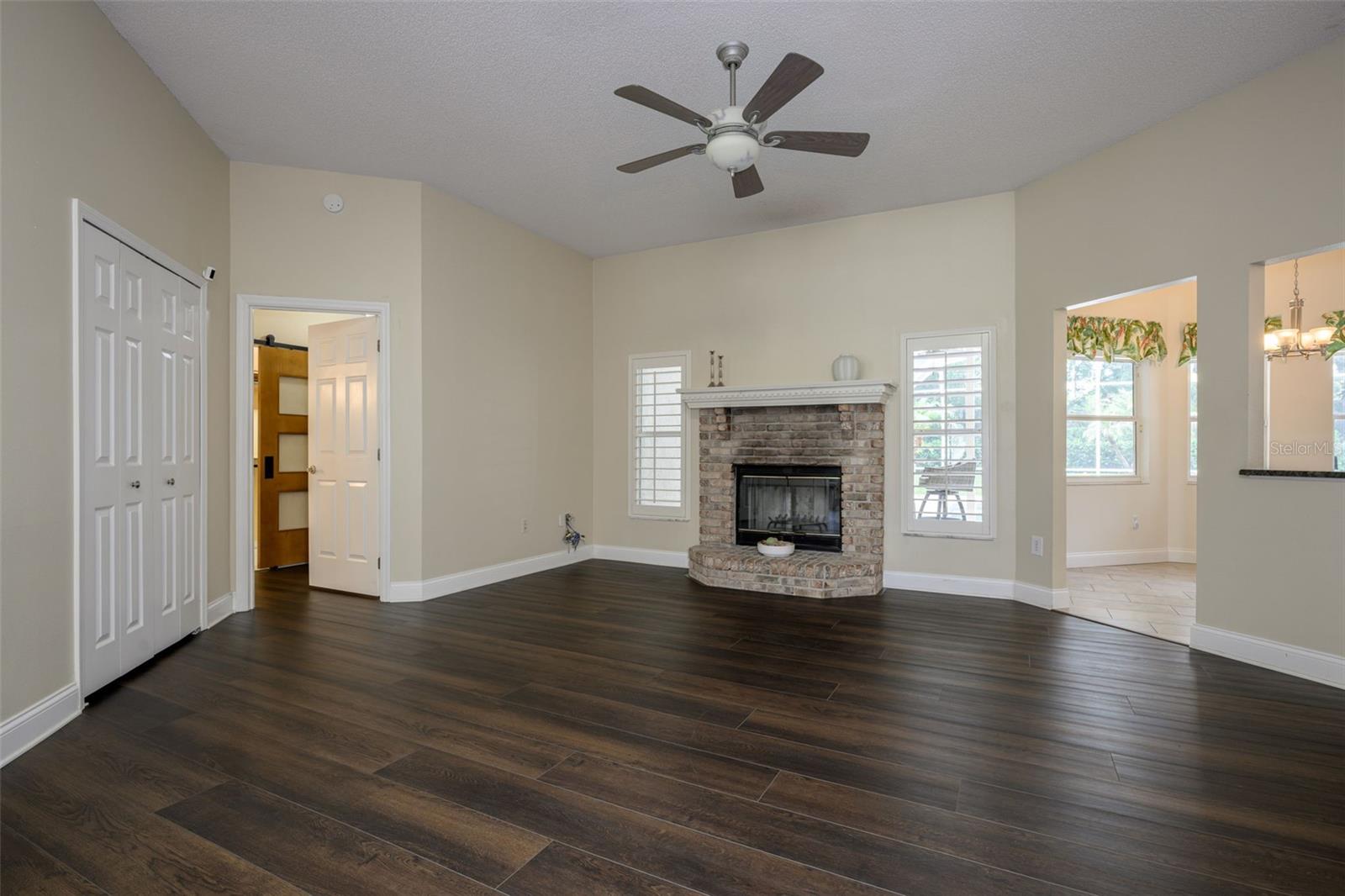 BRYAN CAVE ESTATES - Residential