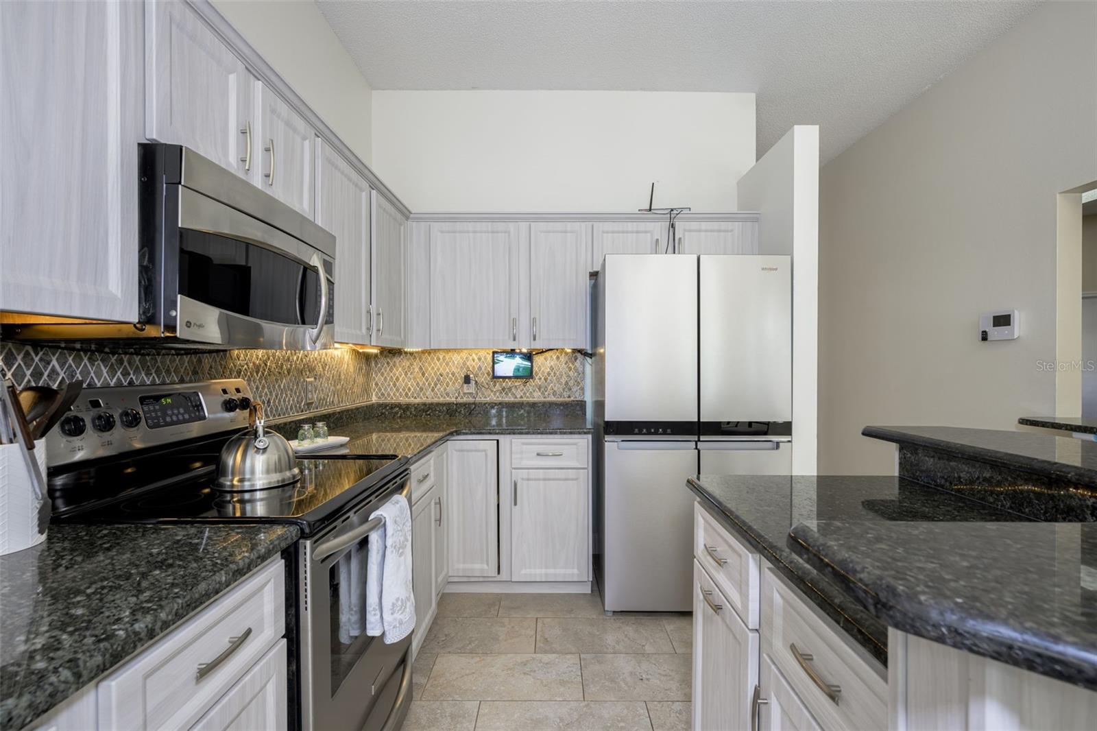 BRYAN CAVE ESTATES - Residential