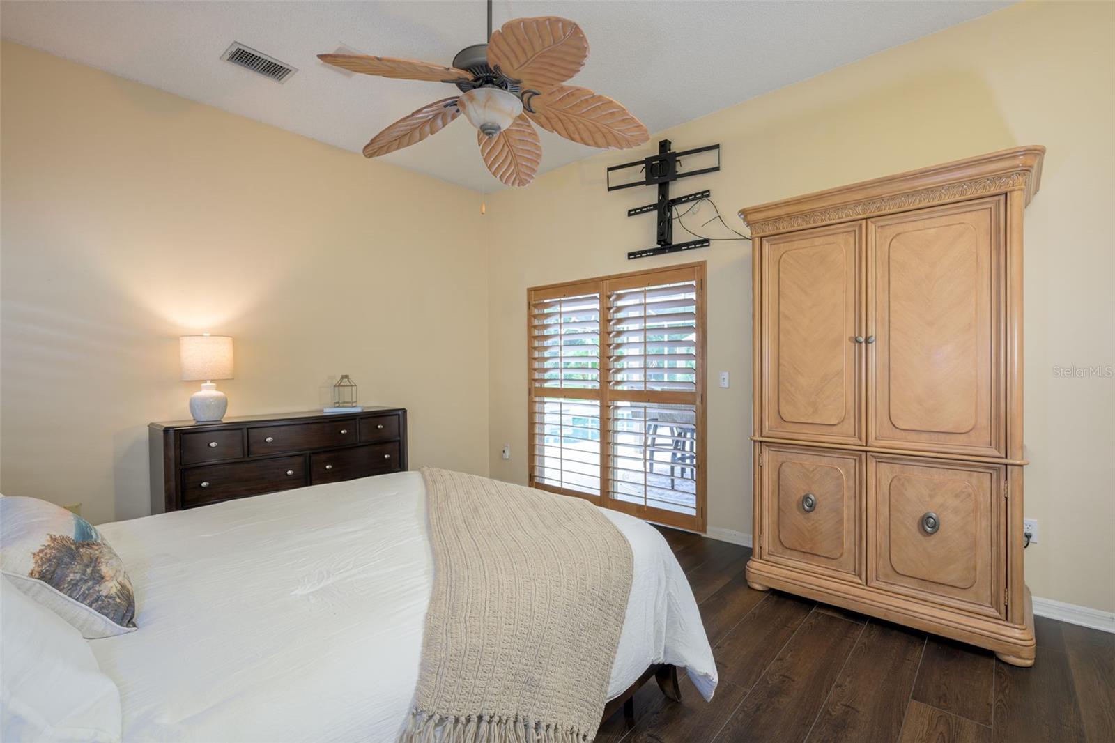 BRYAN CAVE ESTATES - Residential