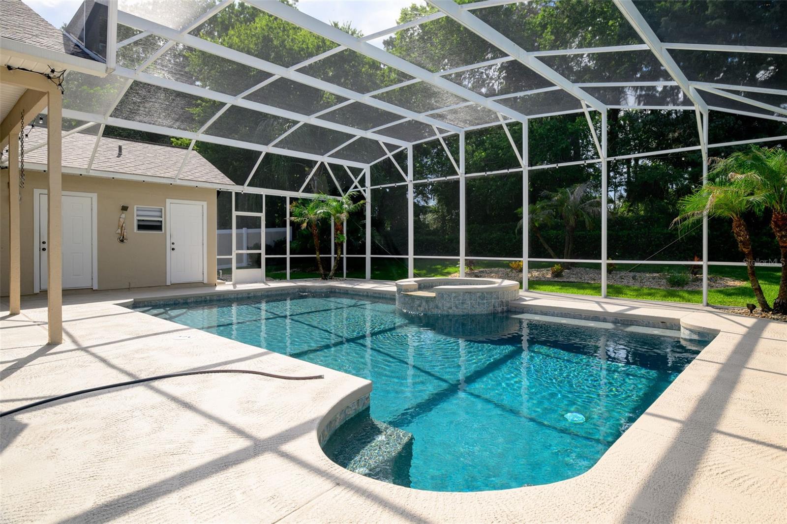 BRYAN CAVE ESTATES - Residential