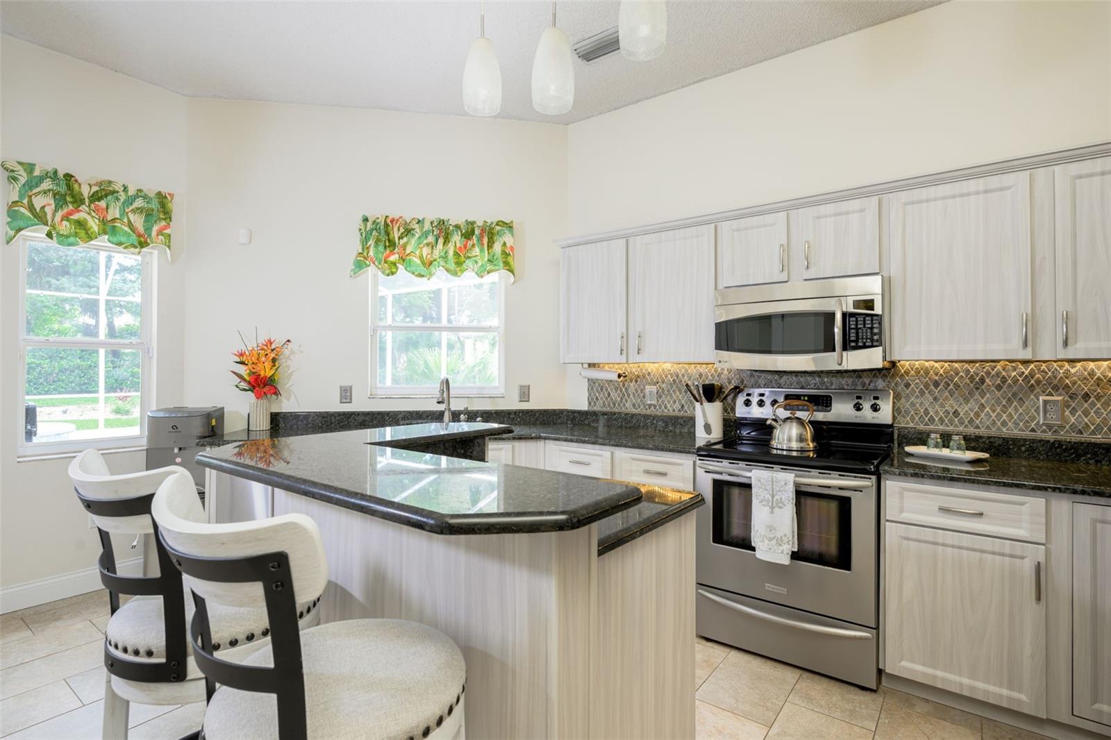 BRYAN CAVE ESTATES - Residential