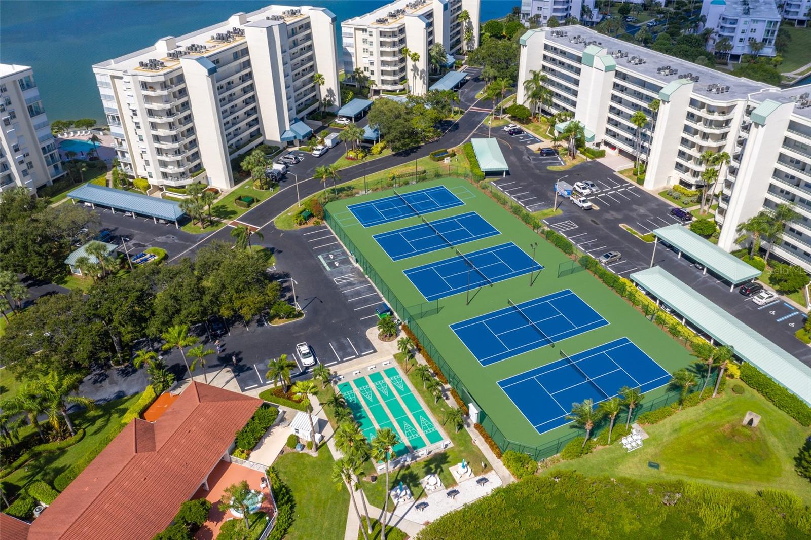 HARBOURSIDE CONDO - Residential