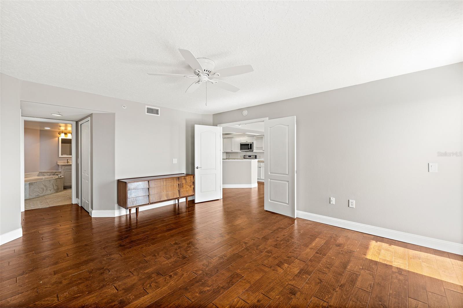 HARBOR DEL RIO CONDO - Residential