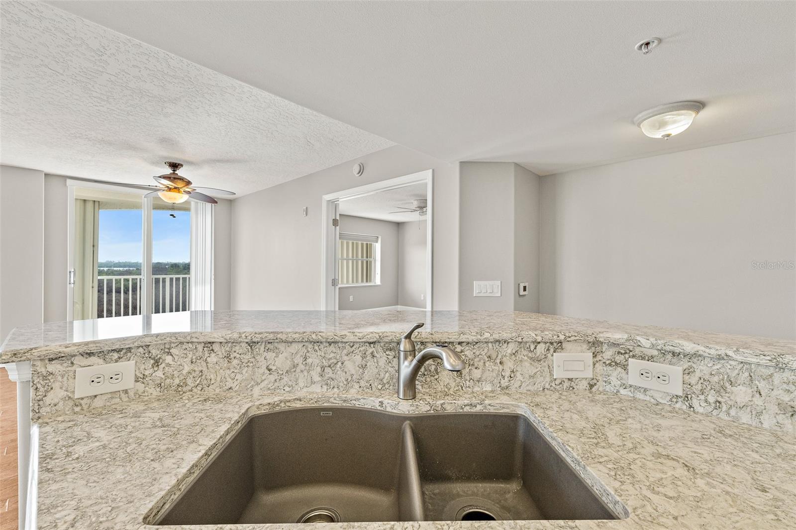 HARBOR DEL RIO CONDO - Residential