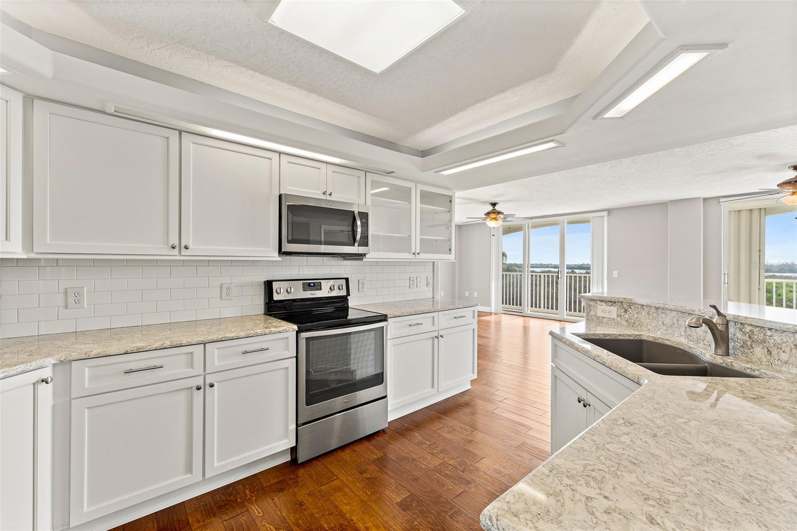HARBOR DEL RIO CONDO - Residential