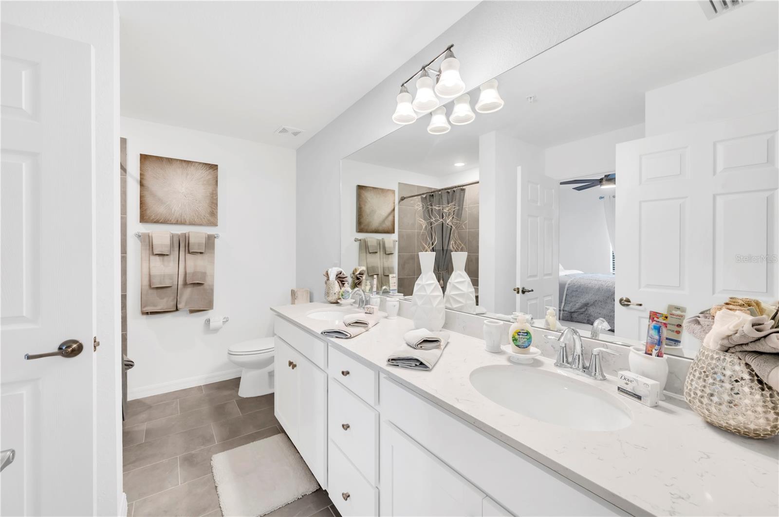 LAKEWOOD NATIONAL - Residential Lease