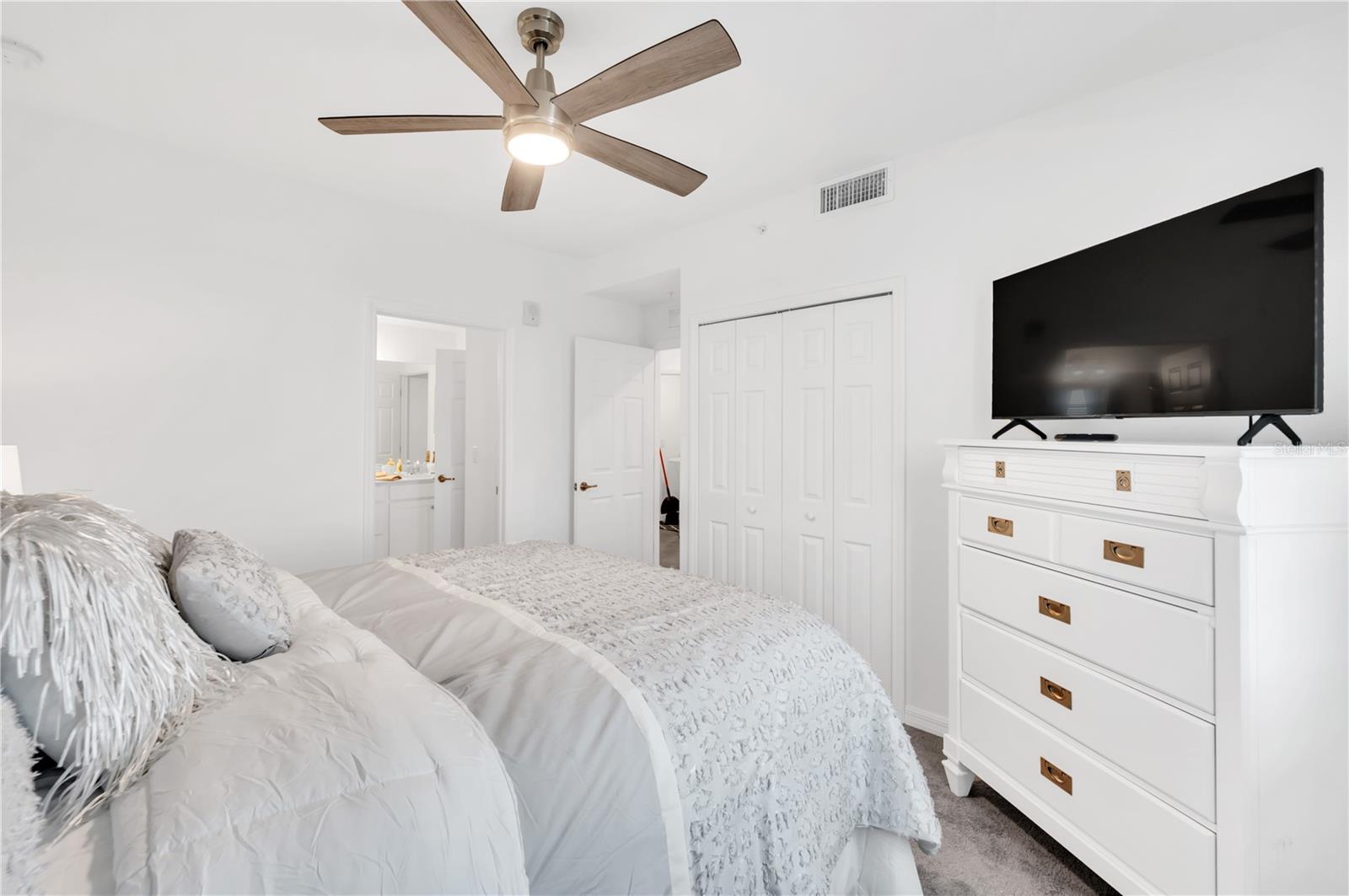 LAKEWOOD NATIONAL - Residential Lease