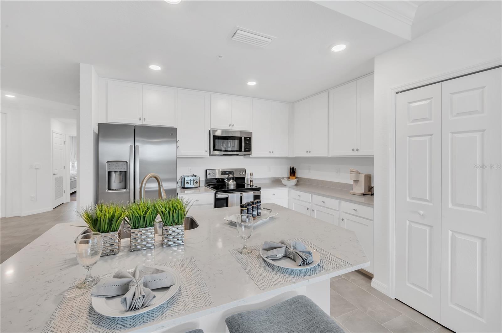 LAKEWOOD NATIONAL - Residential Lease