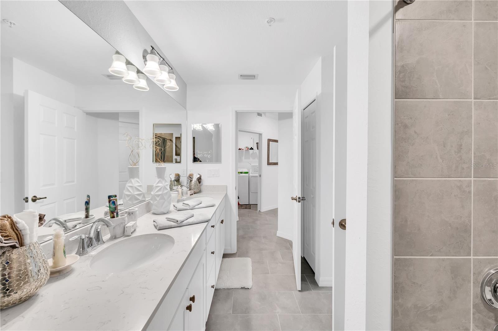 LAKEWOOD NATIONAL - Residential Lease
