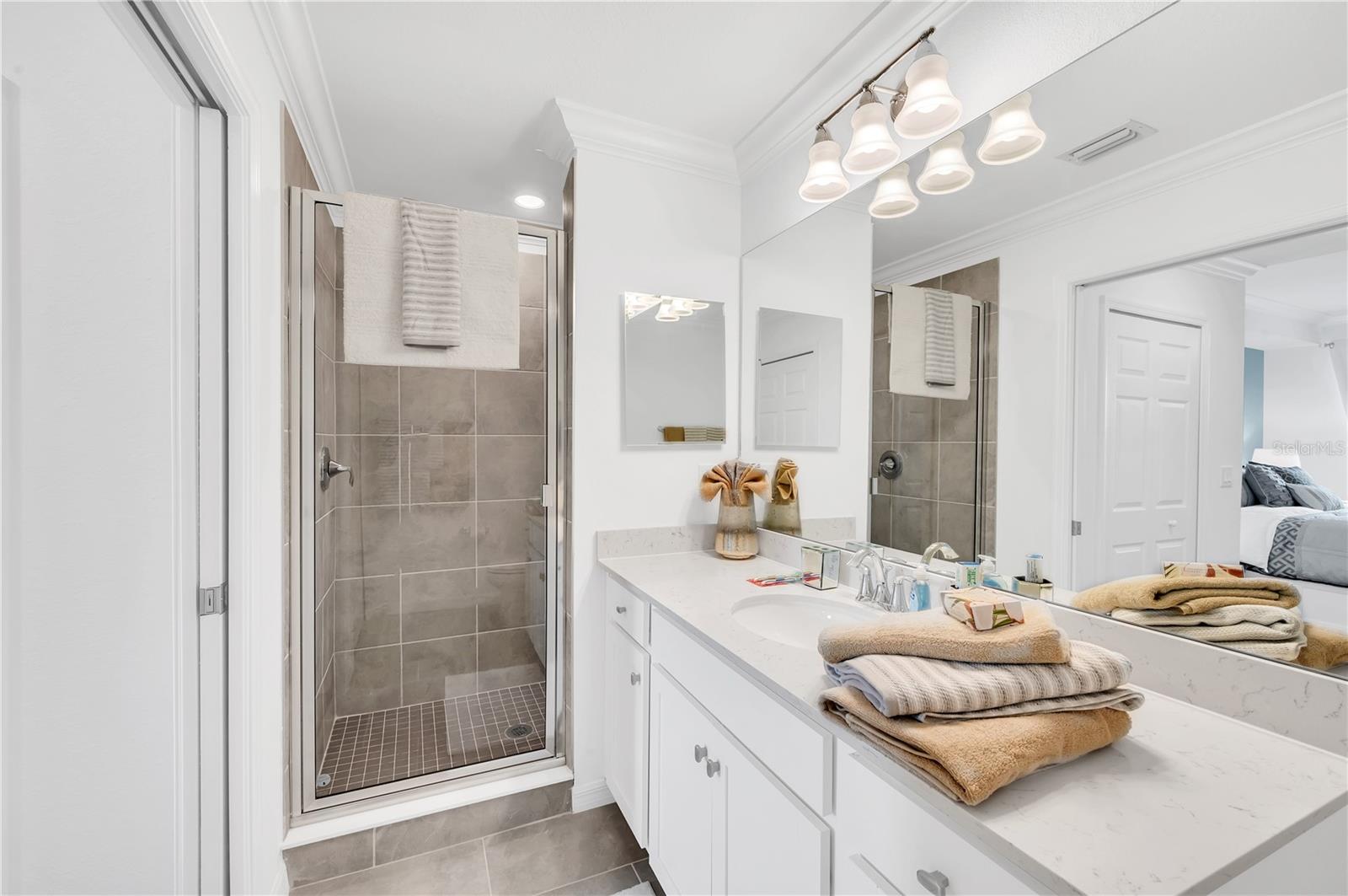 LAKEWOOD NATIONAL - Residential Lease