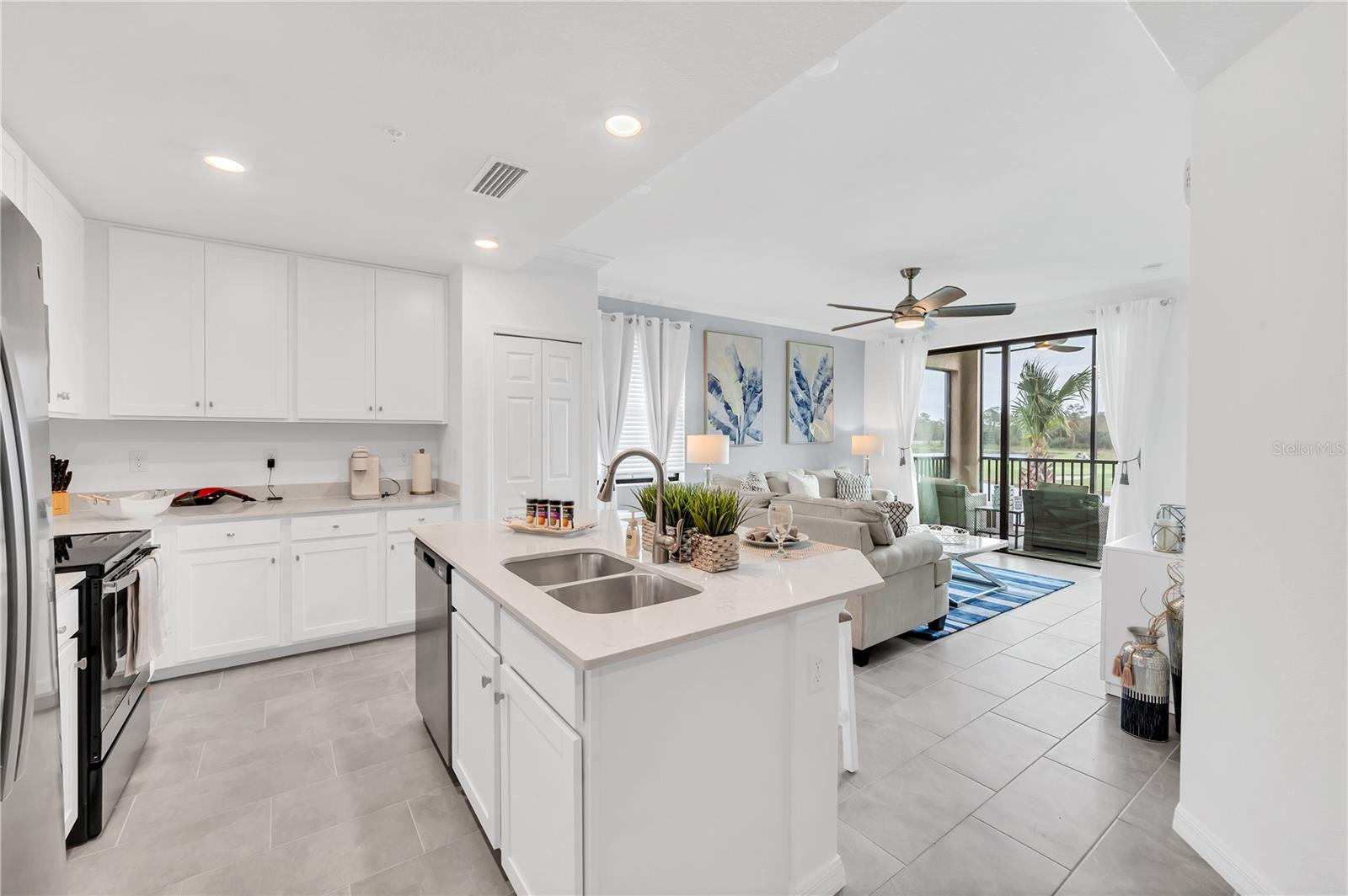 LAKEWOOD NATIONAL - Residential Lease
