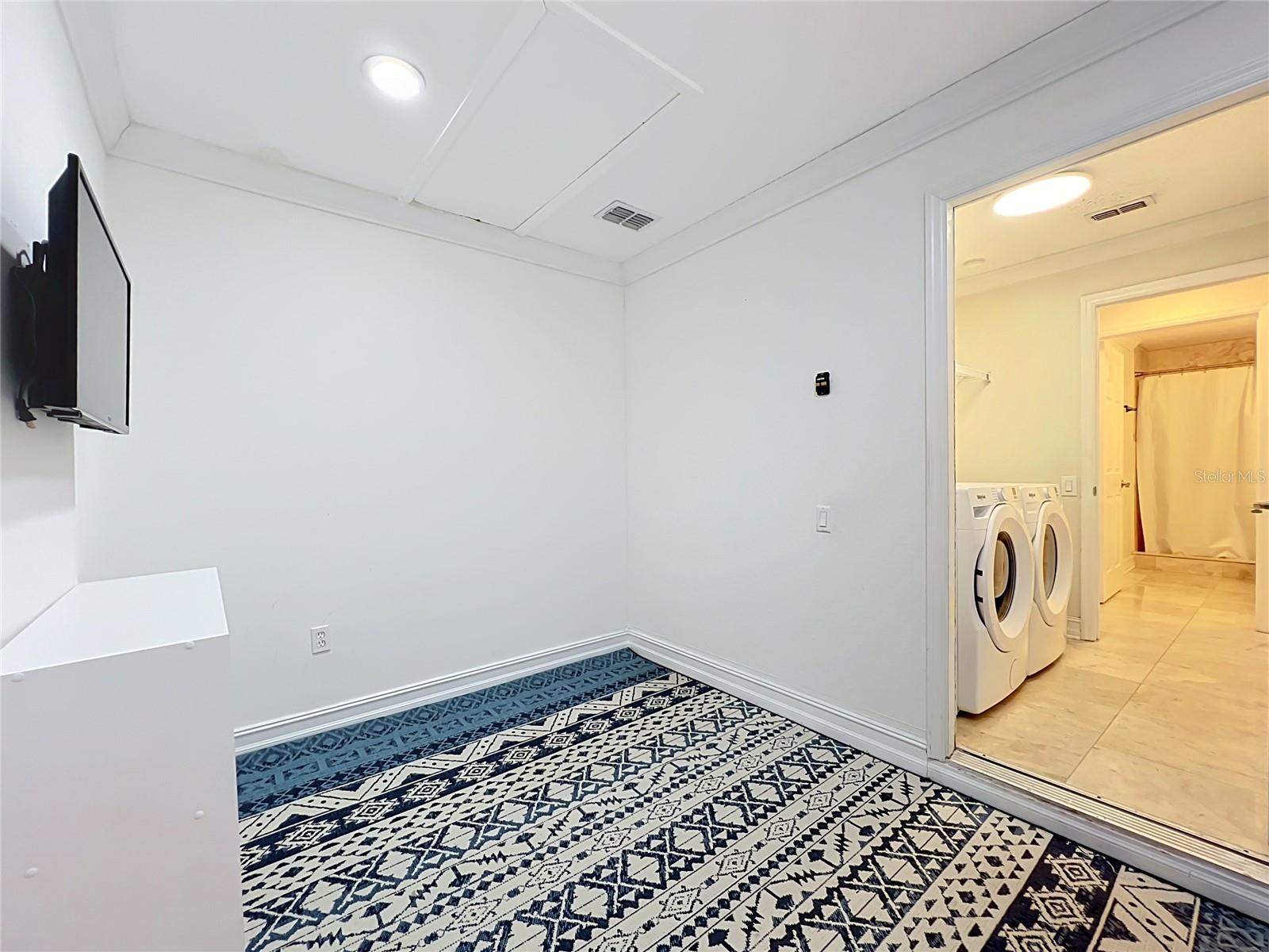 STONEBRIDGE LAKES - Residential