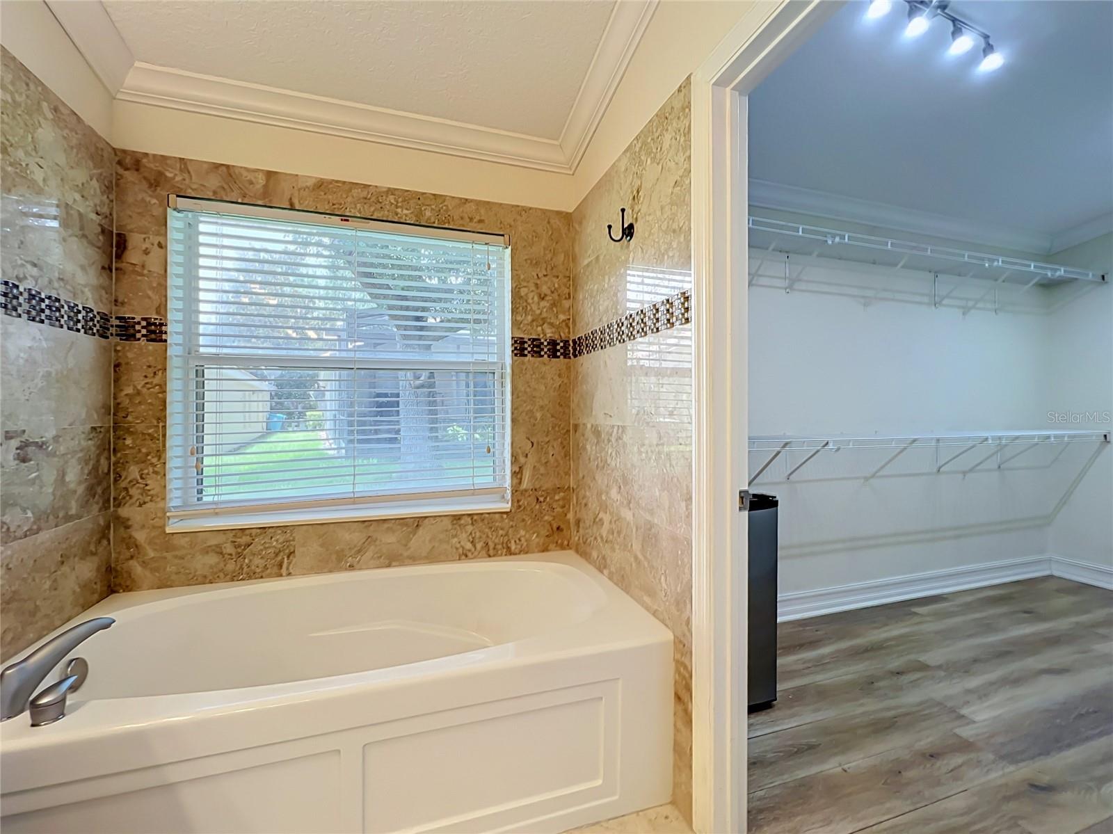 STONEBRIDGE LAKES - Residential