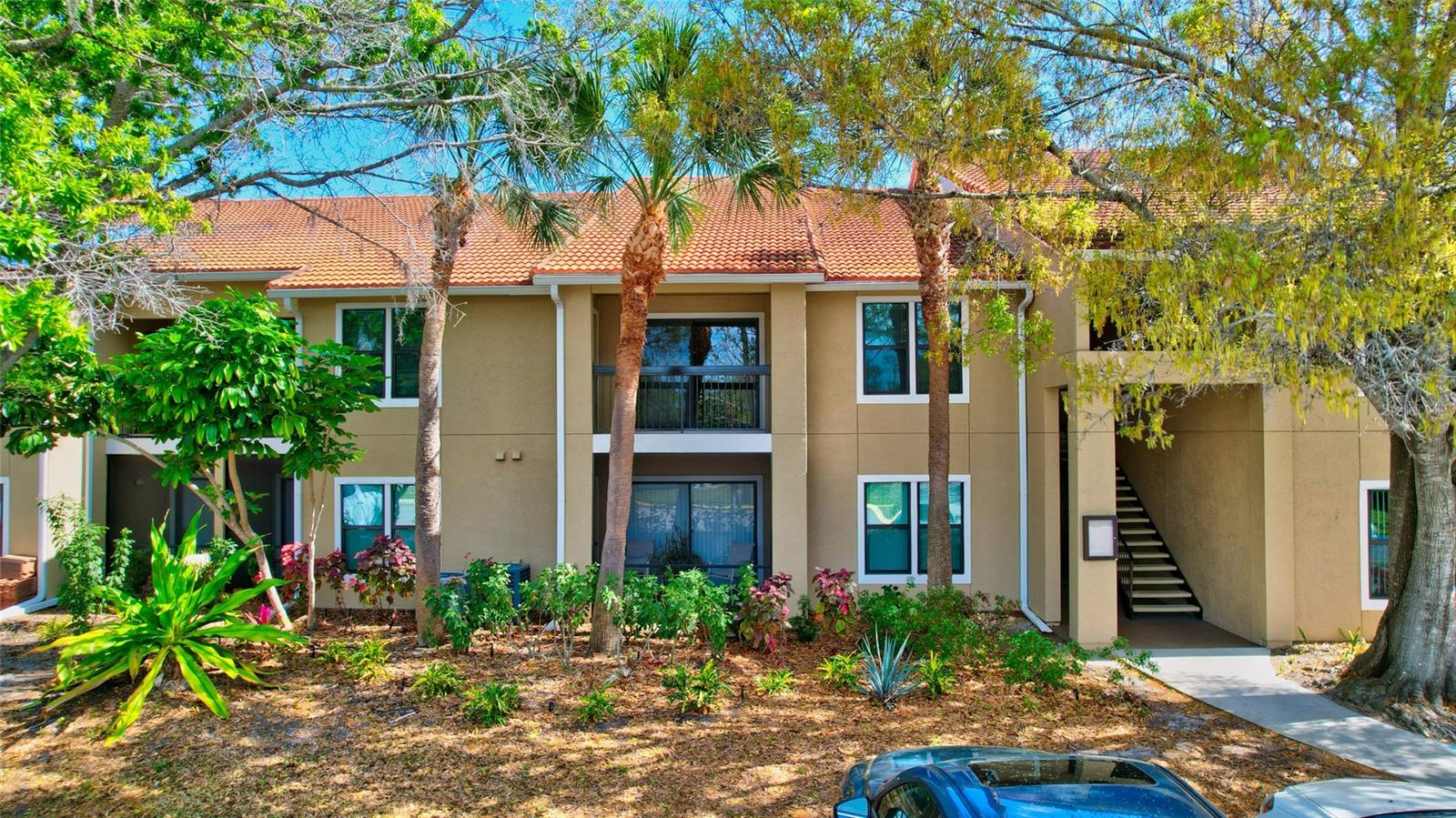 VINTAGE GRAND - Residential