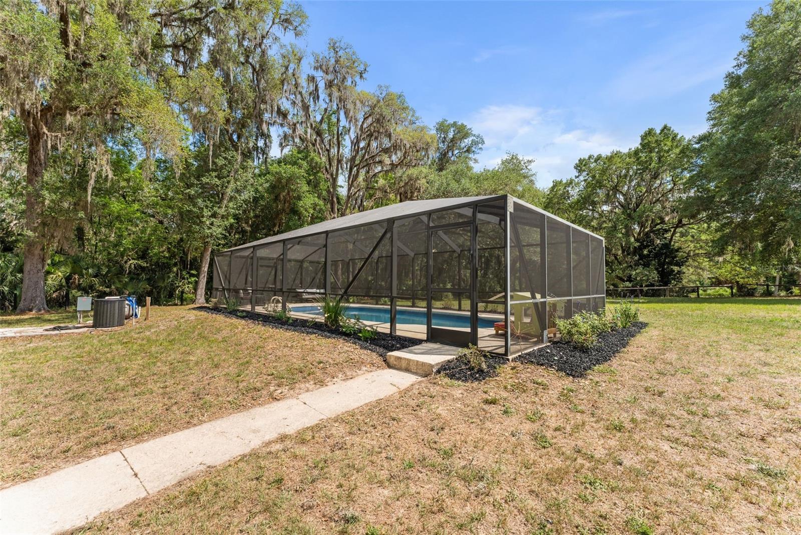 NON SUBDIVIDED - Residential