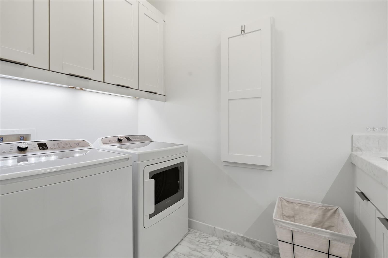 ALEXANDER PLACE - Residential