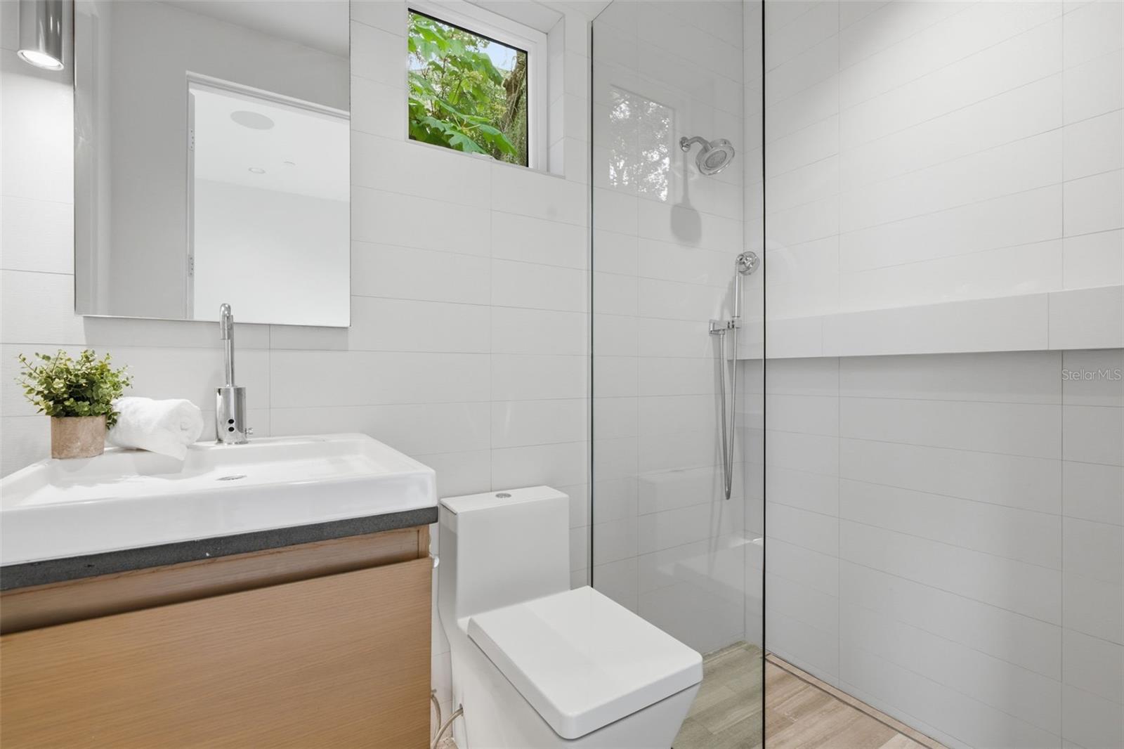 ALEXANDER PLACE - Residential