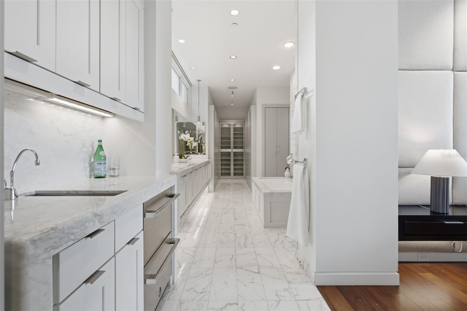 ALEXANDER PLACE - Residential