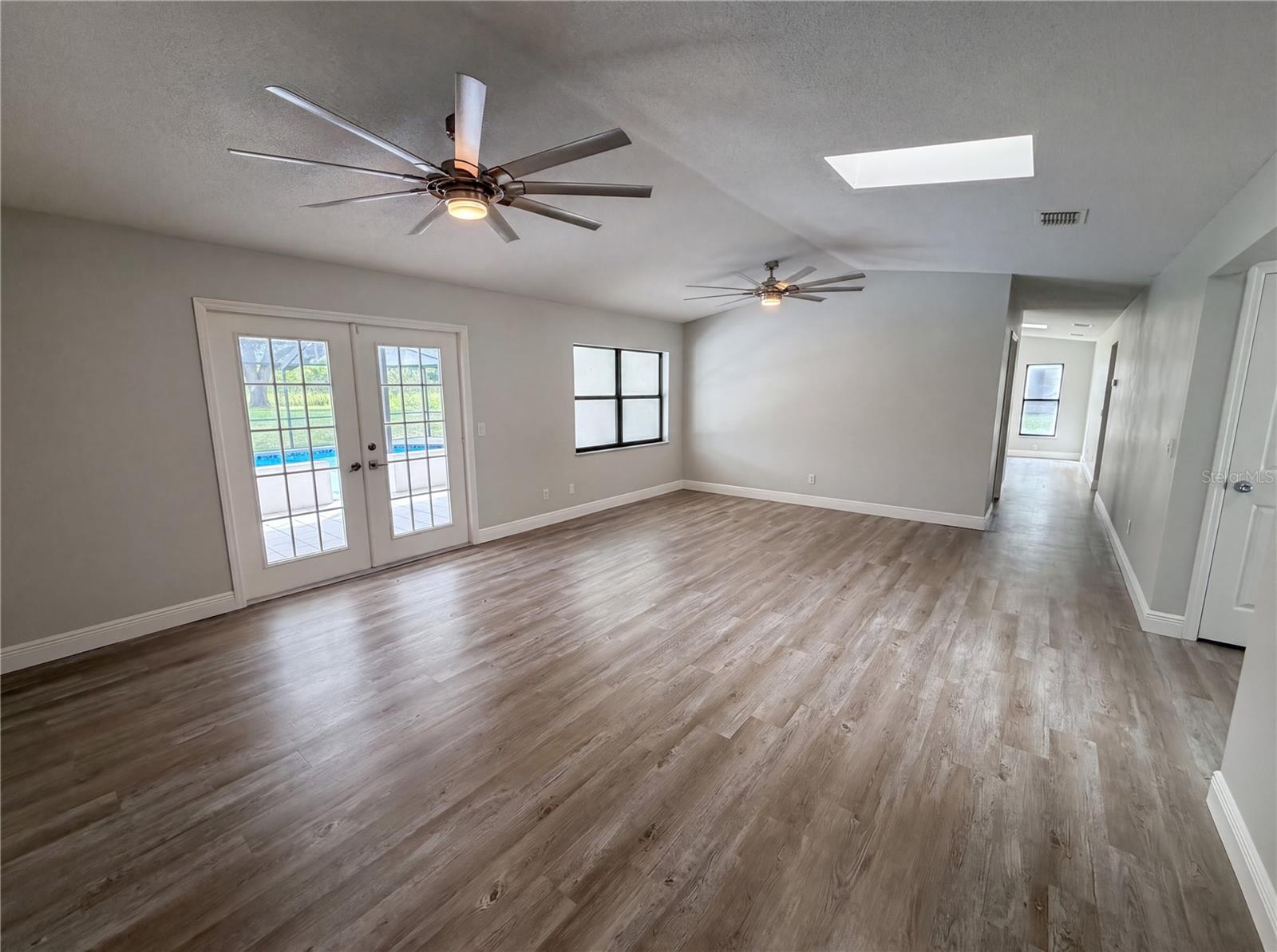 SAWGRASS - Residential