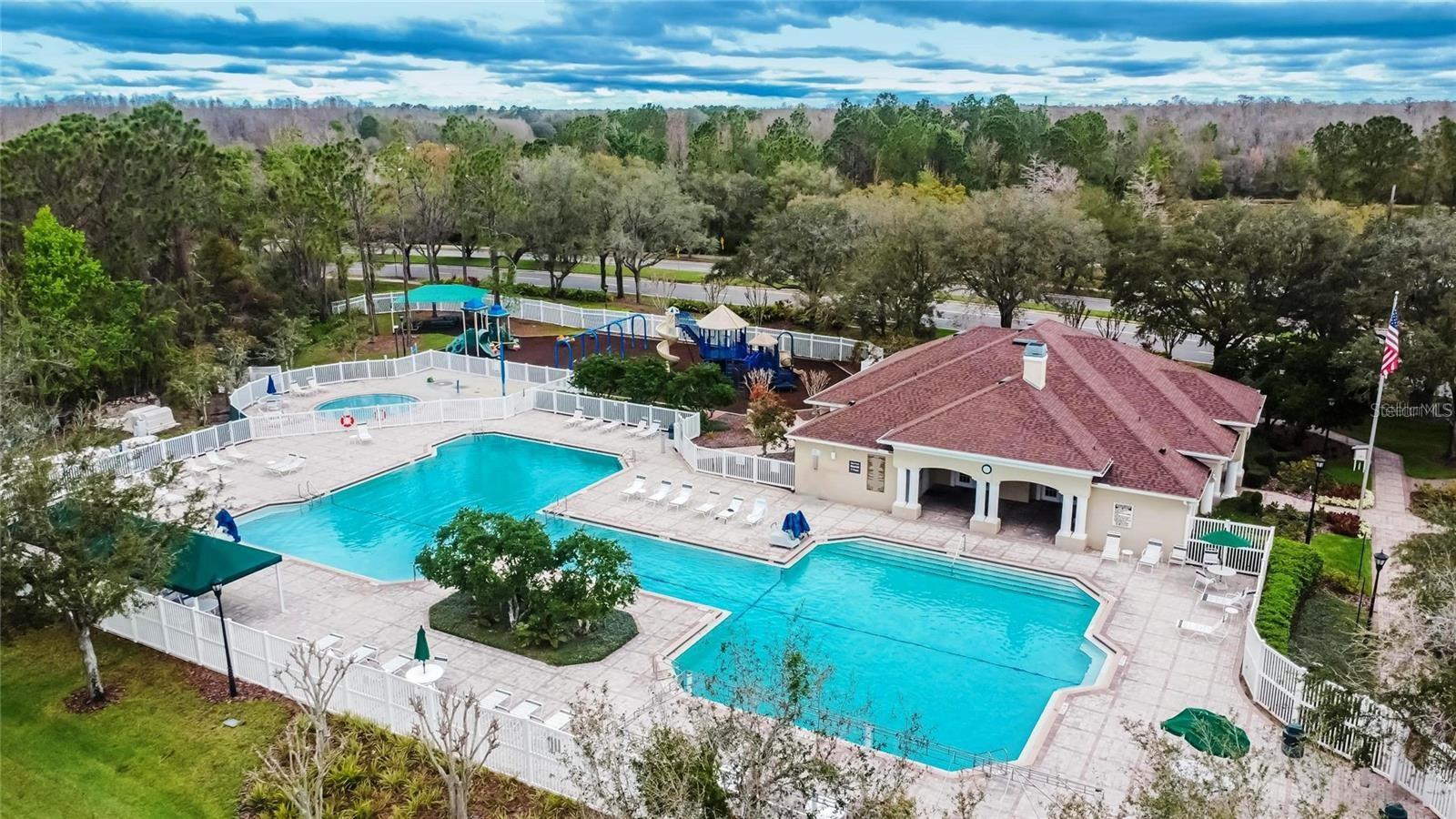 LEXINGTON OAKS VILLAGE 17 UNITS A & B - Residential