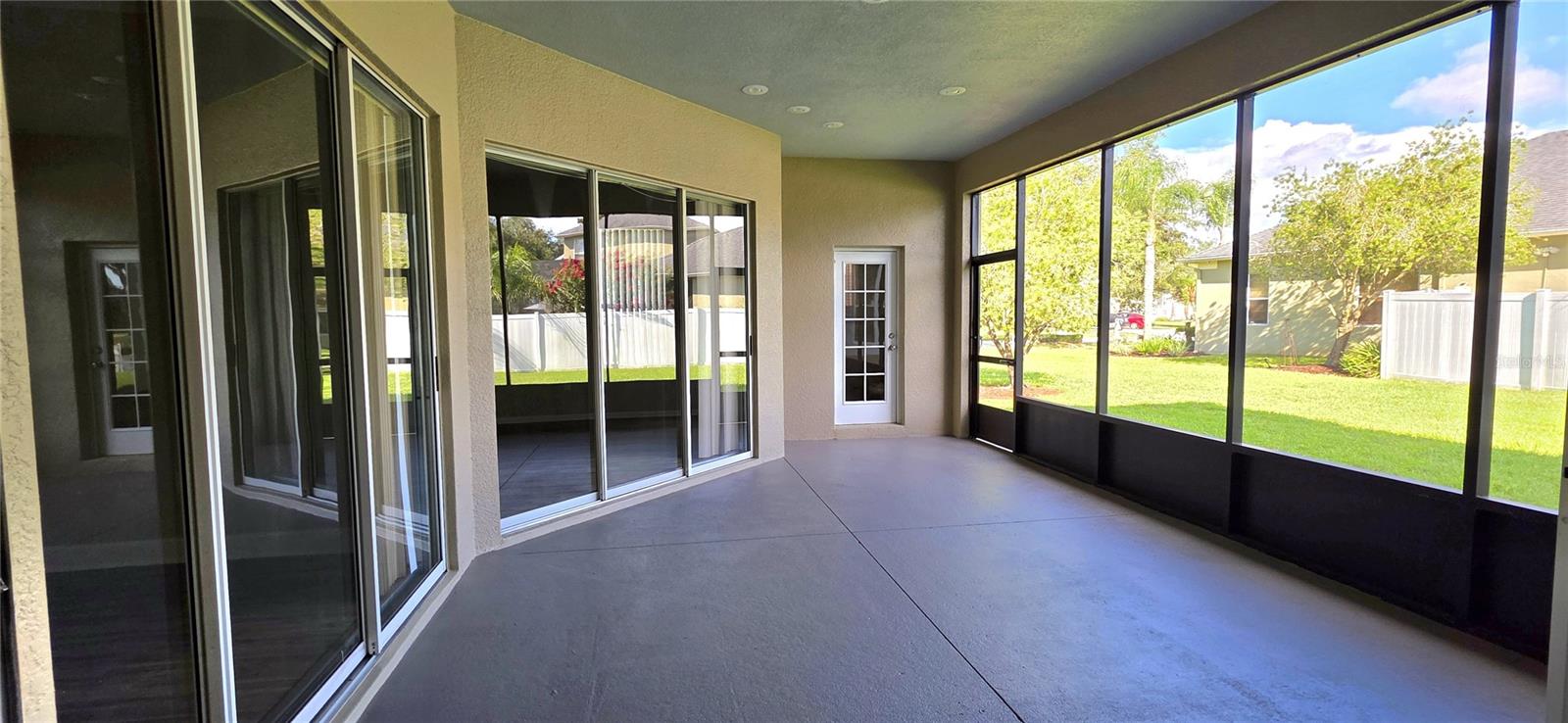 LEXINGTON OAKS VILLAGE 17 UNITS A & B - Residential