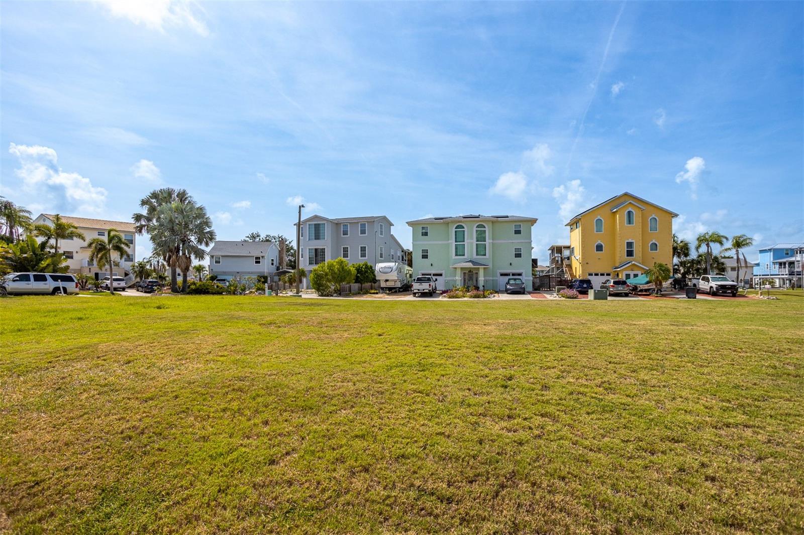 HUDSON BEACH ESTATES - Land