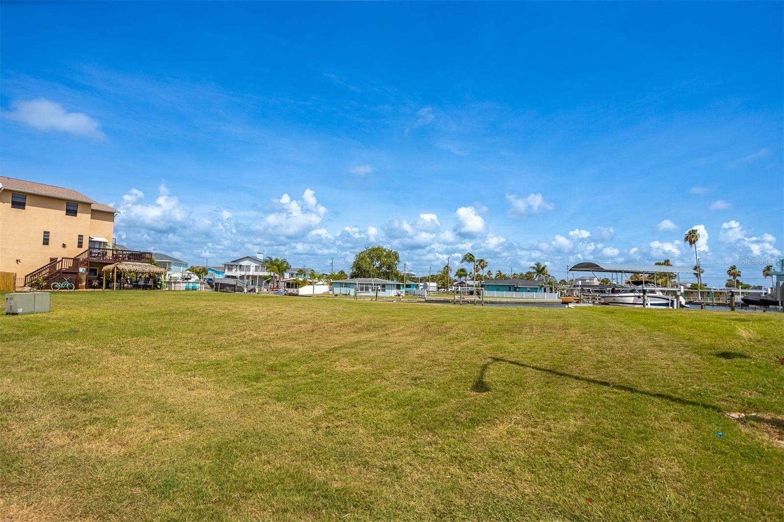 HUDSON BEACH ESTATES - Land
