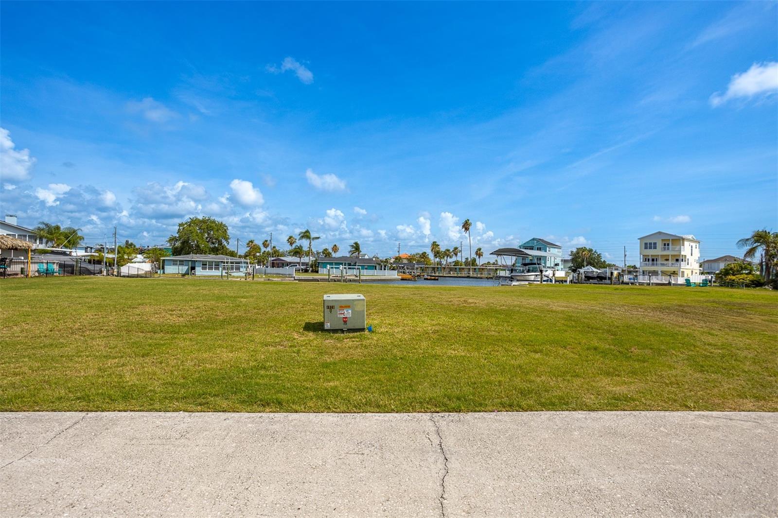 HUDSON BEACH ESTATES - Land