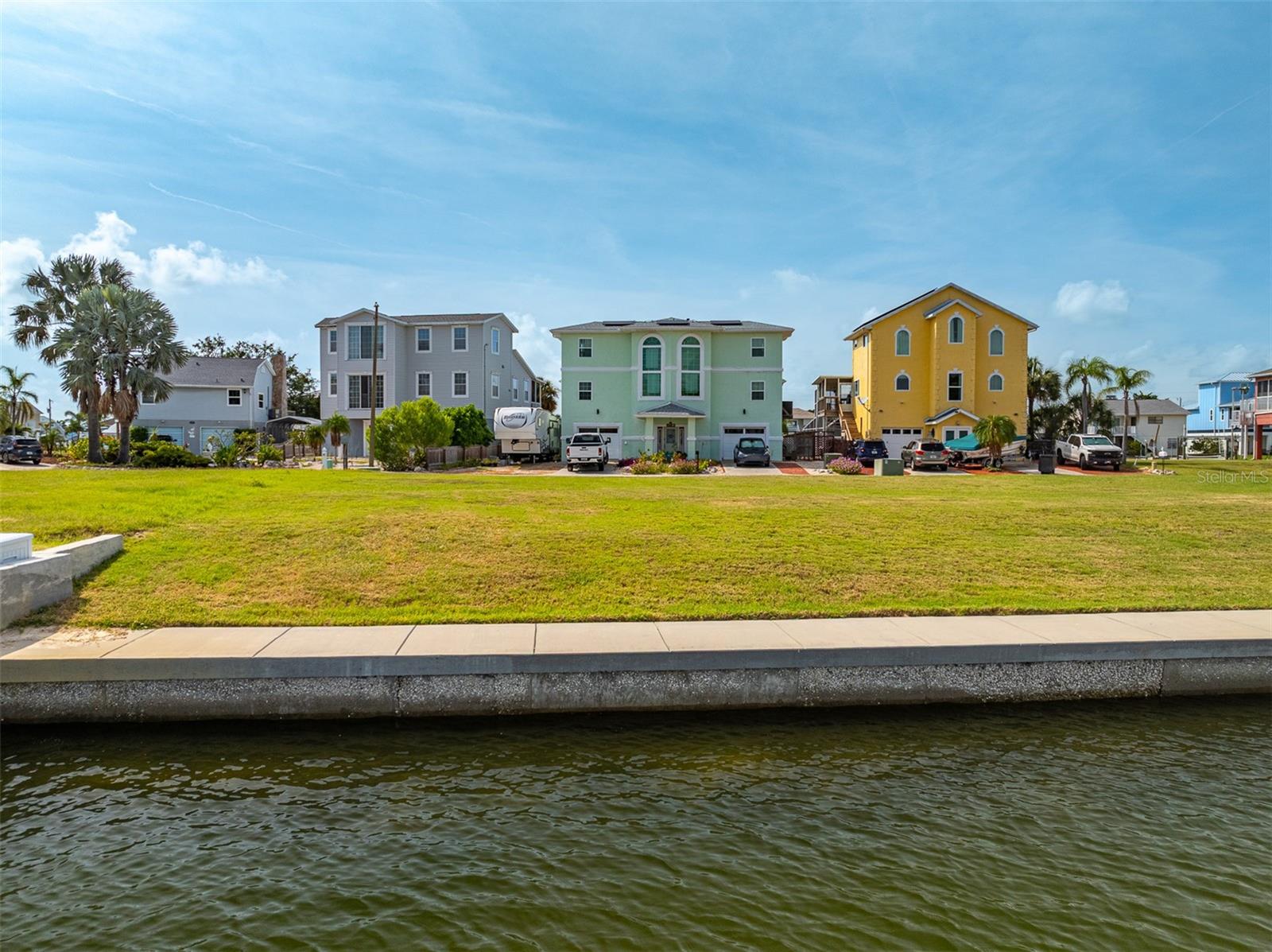 HUDSON BEACH ESTATES - Land