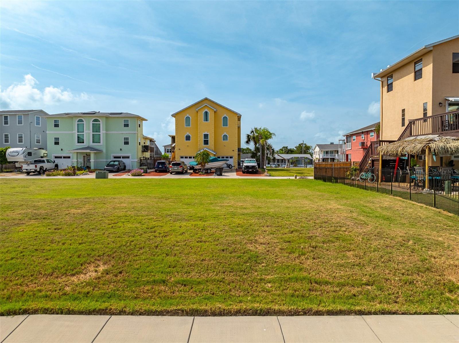 HUDSON BEACH ESTATES - Land