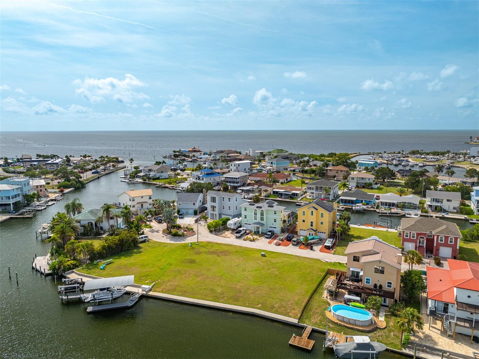 HUDSON BEACH ESTATES - Land