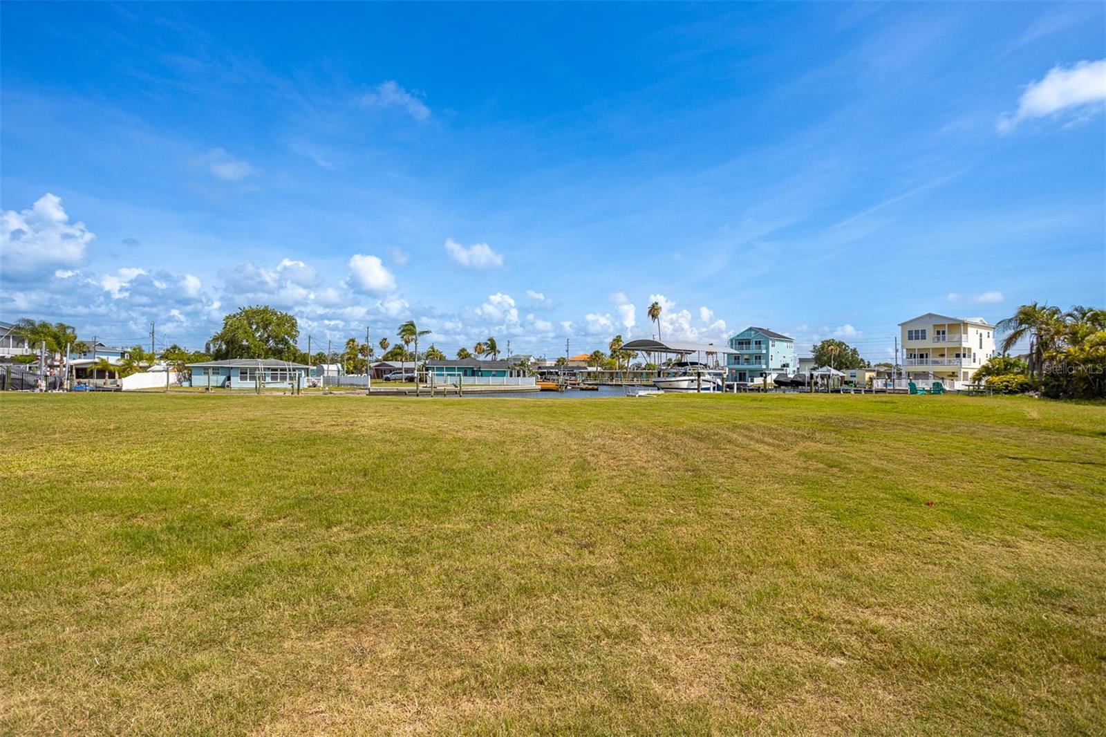 HUDSON BEACH ESTATES - Land