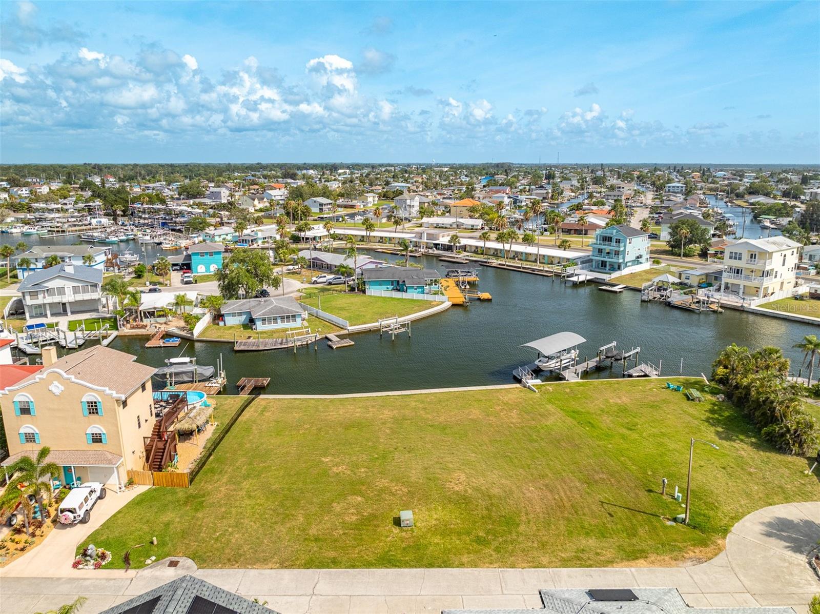 HUDSON BEACH ESTATES - Land